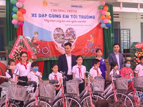 Đắk Nông: Nhiều hoạt động ý nghĩa nhân ngày khai trường cho học sinh nghèo vùng xa